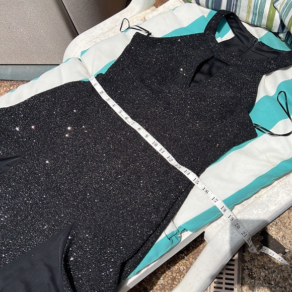 Nightway Collection Glitter Halter Cocktail Holiday Midi Dress EUC Size 6P - Picture 9 of 11